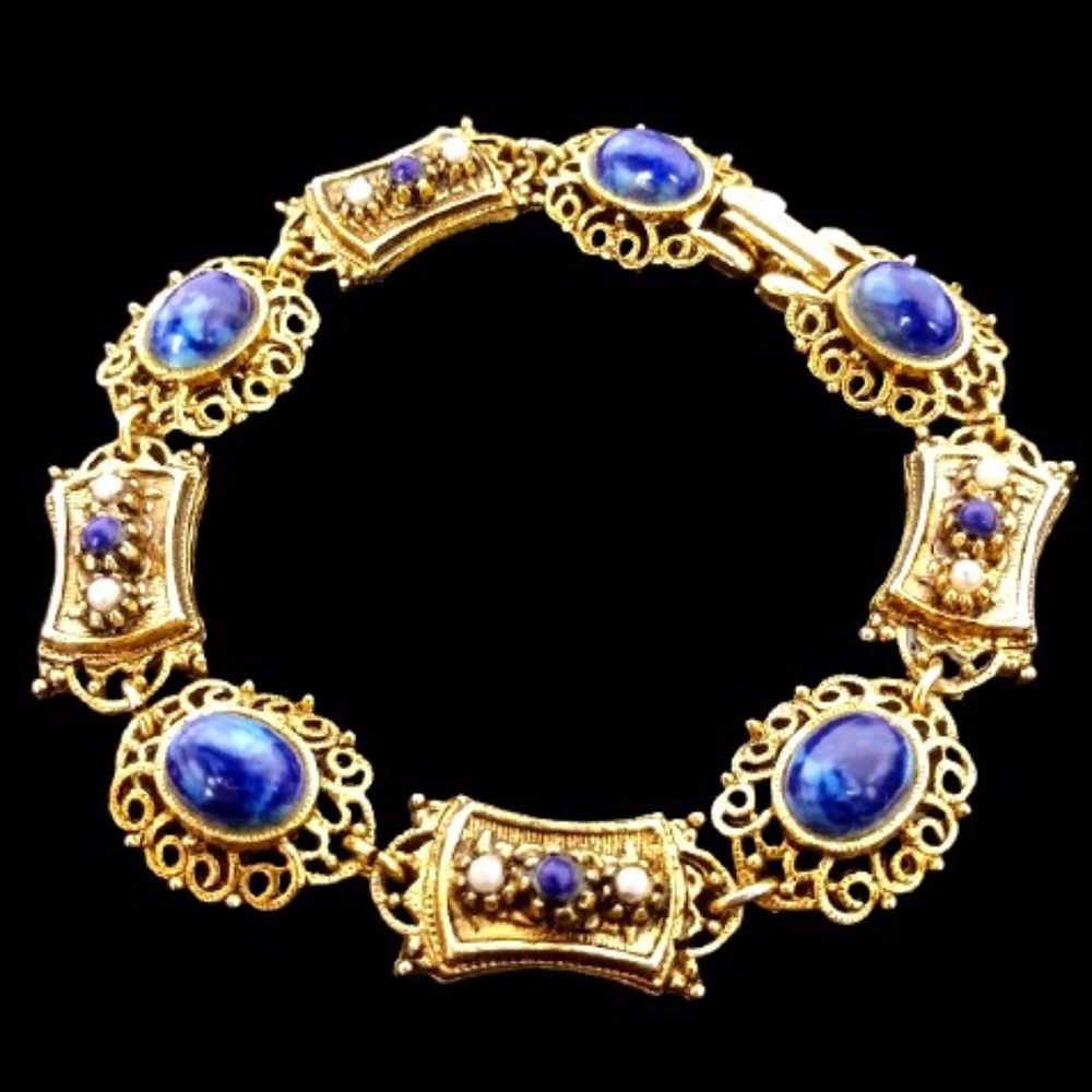ART©️ Designer Easter Egg Beads Gold Tone Vintage Bracelet
